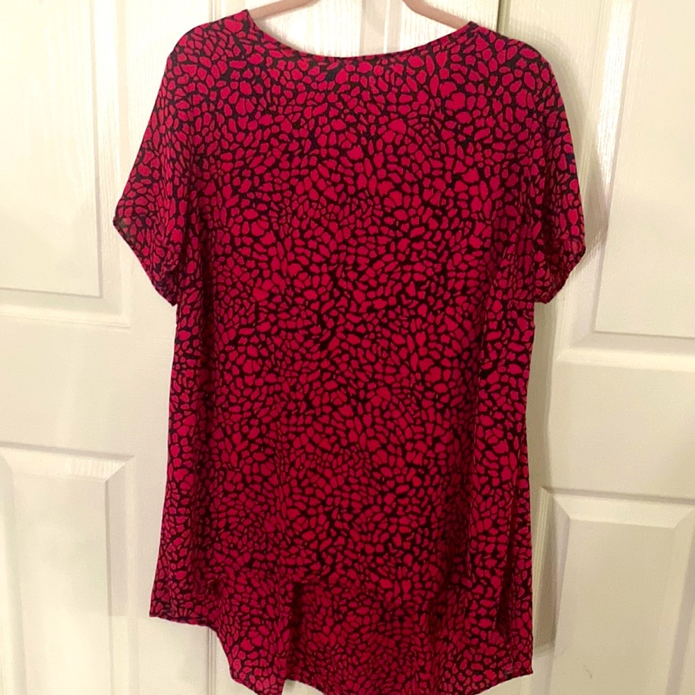 Hi-low short sleeve blouse from Macy.APT9